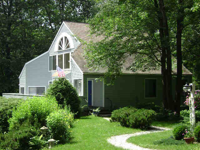 Building photograph for 251 CARMEL HILL RD N